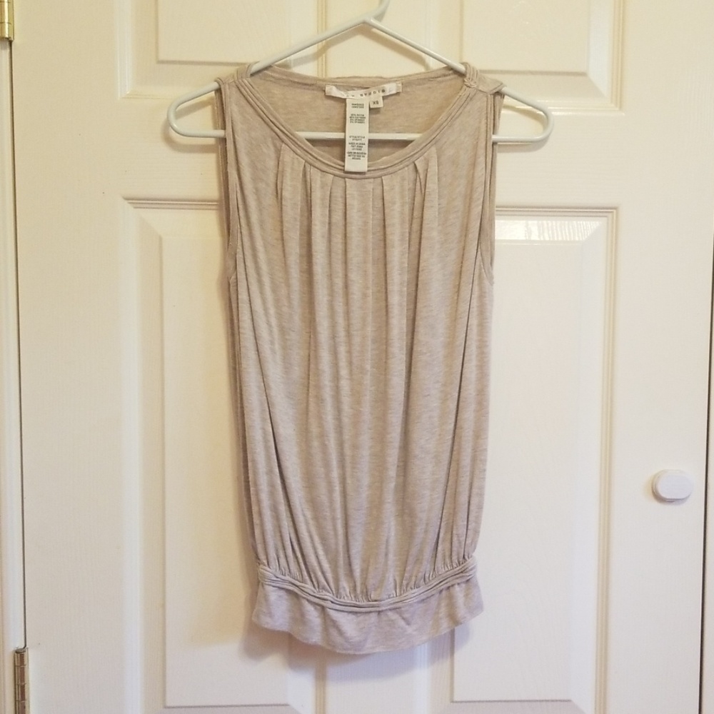 Sleeveless blouse